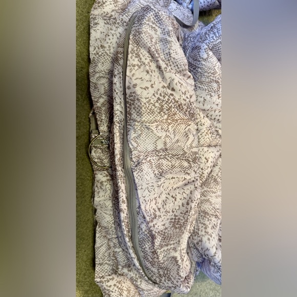 Johnston & Murphy Quilted Jacket - Taupe Lt Pink Snake Print Woman’s Sz Sm - Picture 10 of 11